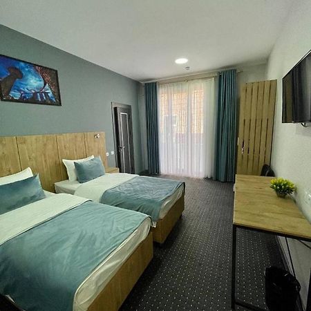 Bobur Hotel Tashkent Exterior photo