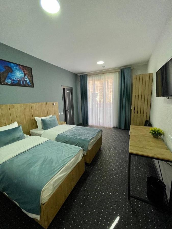 Bobur Hotel Tashkent Exterior photo