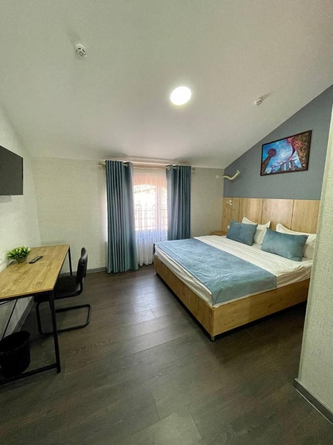 Bobur Hotel Tashkent Exterior photo