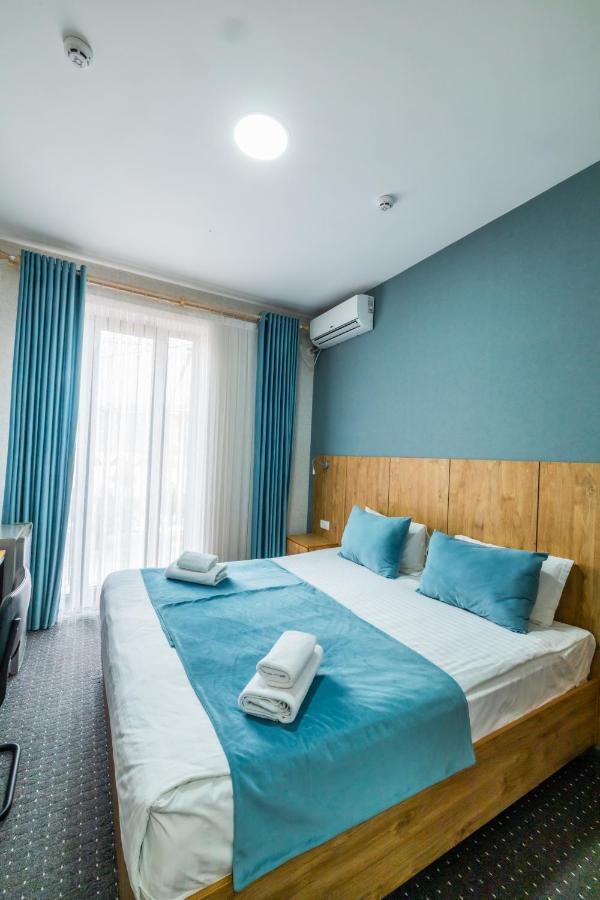 Bobur Hotel Tashkent Exterior photo