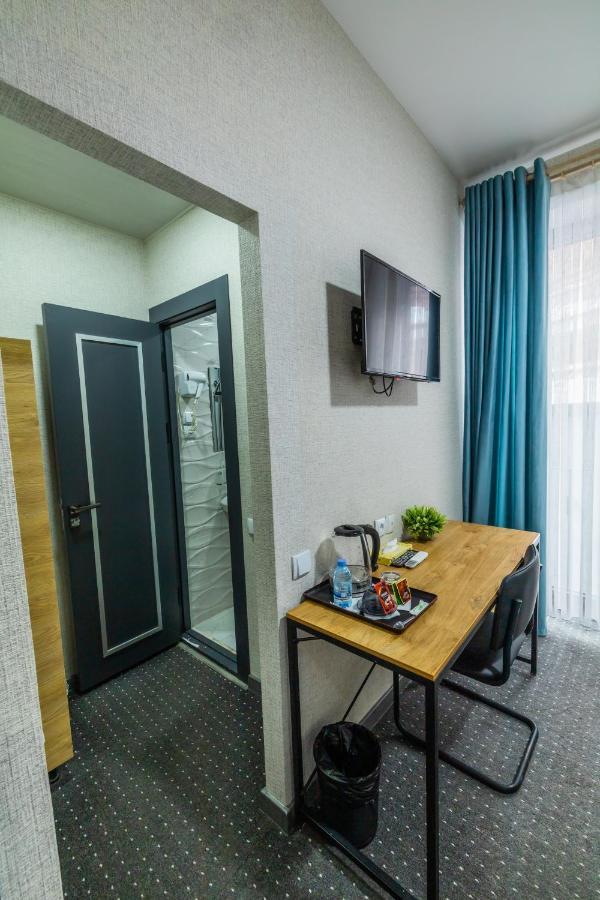 Bobur Hotel Tashkent Exterior photo
